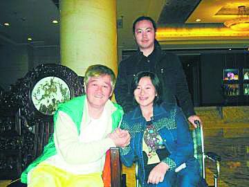 �Ա�ɽΪ�����ϡ�˫���ա�������80��̱��Ů���