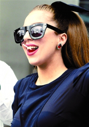 LadyGaga����β���崿��Ů�캬���������ȣ�ͼ��