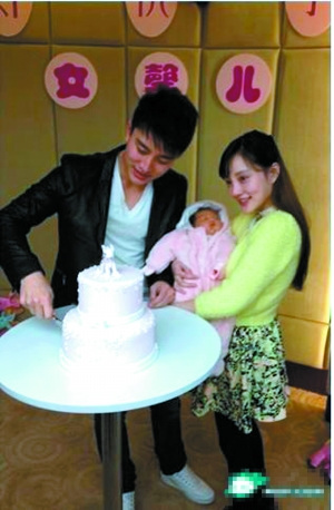 ����������Ů���ղ������Ů���ɳ�·���κ�һ��