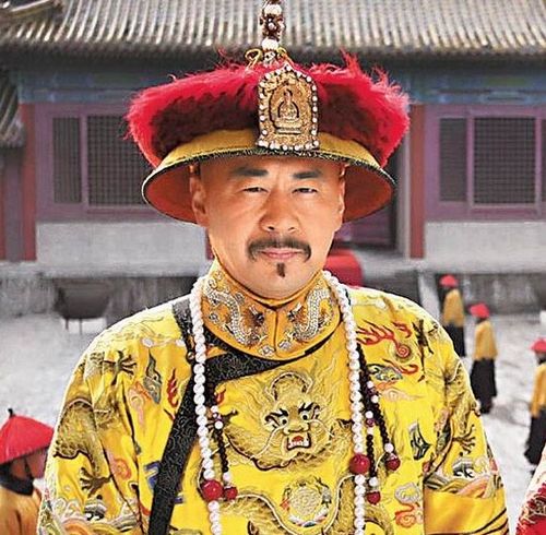 吴奇隆在《后宫甄嬛传》和《步步惊心》不约而同扮雍正,2个皇帝扮相差