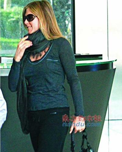 ����˹�ٶ���΢͹�ƻ����³��վ��ж����ɶԣ�ͼ��