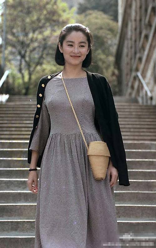 林青霞被曝曾卷入四角恋 与"武则天"前夫暧昧(图)(4)
