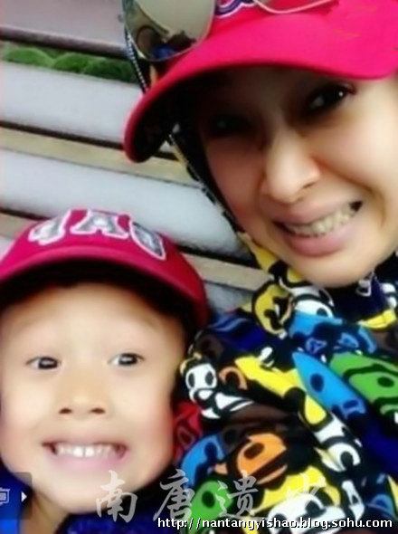 曝孙悦可爱儿子近照6岁迪迪爱搞怪鬼脸多(图)
