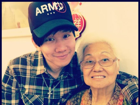 林俊杰演唱会前奶奶病逝 晒全家福悼念(图)