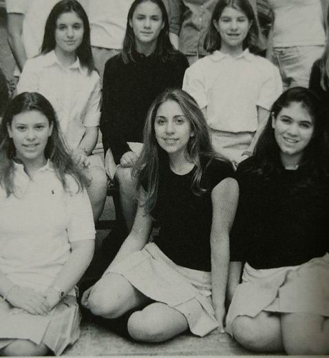 好友出书曝LadyGaga秘史为讨好男友隆鼻丰胸