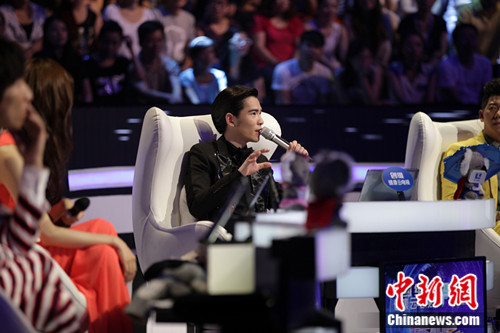 �����ڡ�����������Я�֡����á����֡�һ��˲�䡷