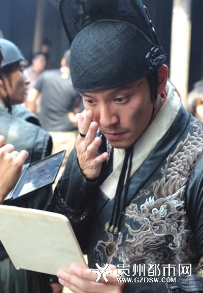 张震出演《飞鱼服绣春刀》片中再过功夫瘾(图)