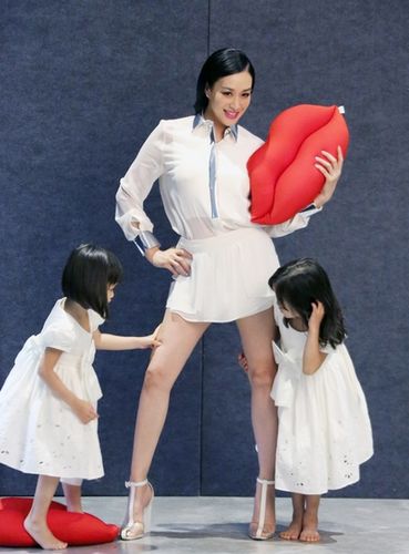 �����Я��Ů�Ĵ�Ƭ��Ůһ��һ�ұ��䳤�ȣ�ͼ��