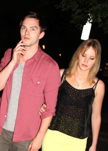 詹妮弗•劳伦斯与前男友因合拍新片复合