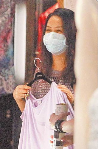 ����ׯ���������׷��ծ���Ů����ǰ��ס��ͼ��