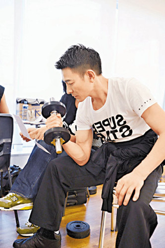 刘德华盼个唱重现六块腹肌每日卖力健身