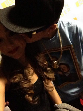 Ů�������˹͡���Ȳ�������Ƭ�ƶԷ����⣨ͼ��