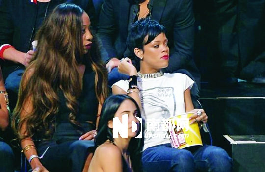 ����������ݱ����ٹ��ȹ�����¶��м��ͼ��