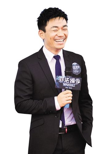 王宝强穿西装隆重亮相逗乐现场所有人(图)