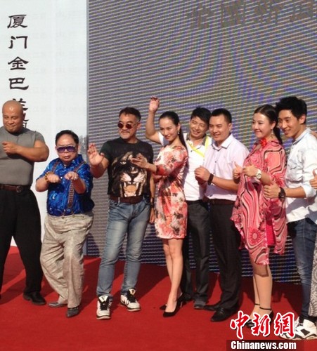 周星驰御用配角黄一飞因戒烟变胖走路需搀扶(图)