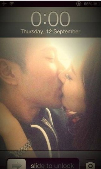 杨幂27岁生日男友刘恺威晒舌吻照(图)