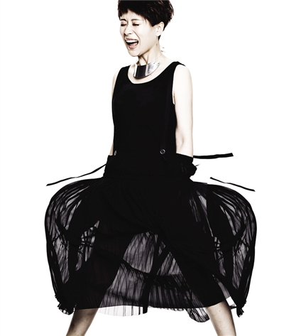 ����ڰ״�Ƭ�ع��Ž�������ȹ�Ե�Ƥ�����뾵