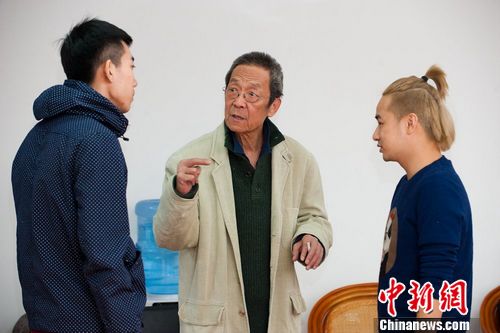 �������׻��������Ļ��硶һ���������ʽ����⣨ͼ��