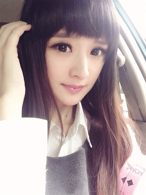 嫩模与杨幂“撞脸”以人格担保没整容(图)