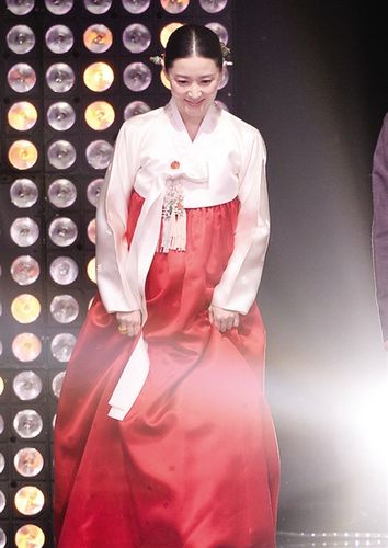 ��Ӣ���������������󳤽񡷲���10�����