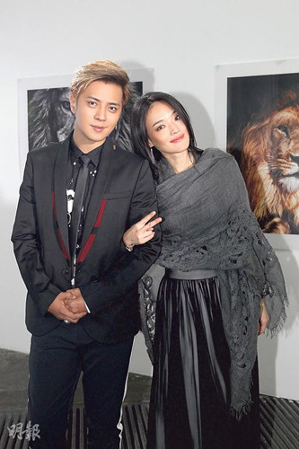 ��־�����������Ϸ������Ů�����ƣ�ͼ��