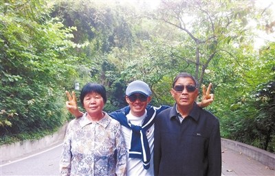 ����ǿ��ĸ̽����Ƭ�عⲻ�����δ����ʵ��ͼ��