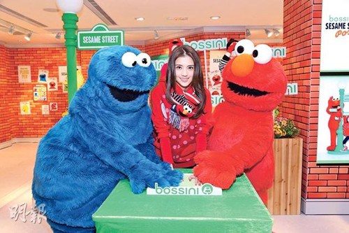 吴千语获小男孩亲吻示爱未计划结婚生子(图)