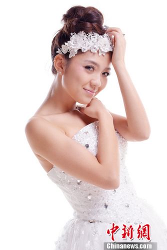 沙滩宝贝杨谨《i need u love》mv首发(组图)