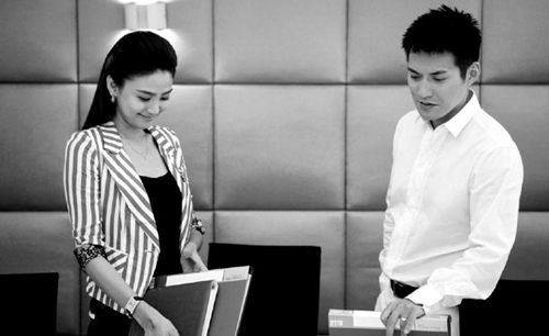 严屹宽:和妻子杜若溪拍亲热戏很吃亏(图)