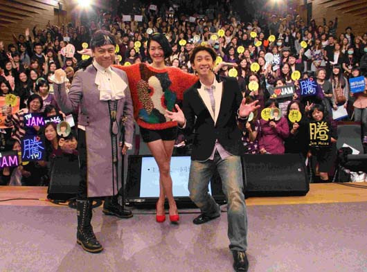 《康熙来了》10年庆小S秀美腿露腰挑逗大学生