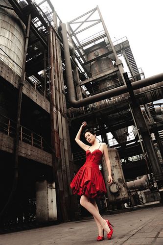 Ҷ�����д���ع�����¯ǰ�����Ըг�ȹ����