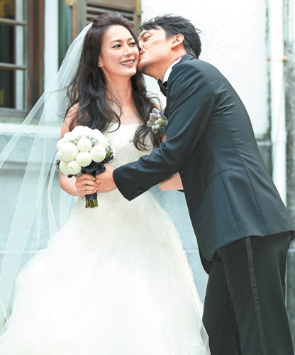 张震娶妻开心喝酒舞台上秀八极拳(图)