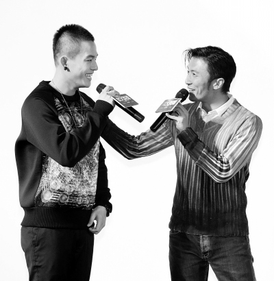 《救火英雄》发主题曲欧豪送谢霆锋“鞋拔子”(图)