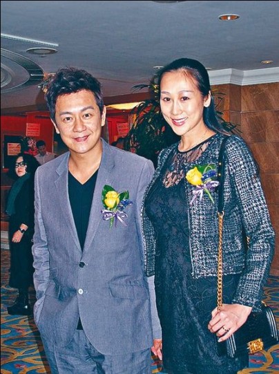 �º���Ů������ѧ����������ѧУ�����Ŷӣ�ͼ��