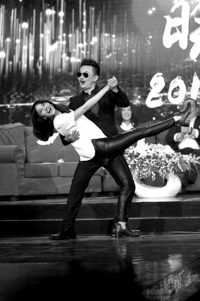 �ƺ����ֳ�����ס���ԲԲ��ԲԲ�׻��ر�