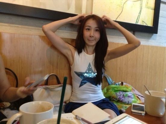 ��Ǿ�����������۷�����Ů��ָΥ����ѧ��ͼ��