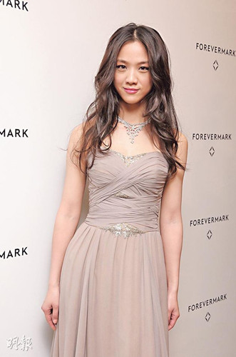 汤唯被诈骗21万元网友:很傻,很天真(图)