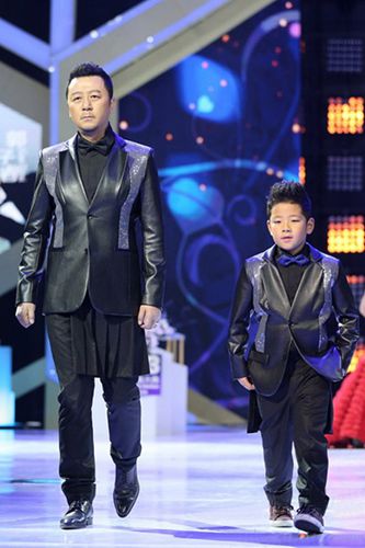 ʯͷ��ְֹ���T̨˧���عⱻ���ƿ��𶫣�ͼ��