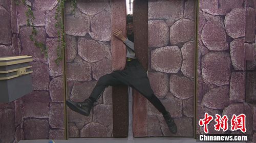 ����¼������ʯͷ���ұ���ʯ�ڡ����������Ц