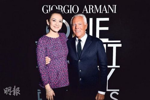 章子怡巴黎看秀遇苏菲·玛索两人开心合照(图)