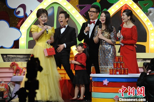 张亮端红烧鲫鱼登湖南台春晚 讲吃鱼年俗(组图)(20)