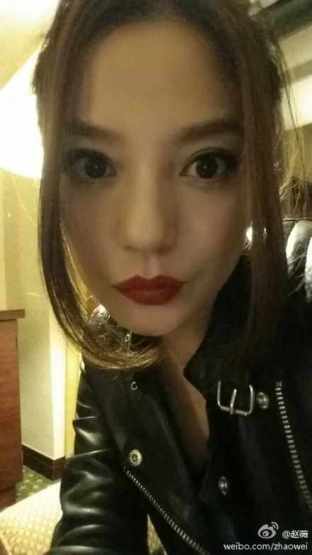 赵薇晒烈焰红唇照未祝林心如生日引发热议(图)