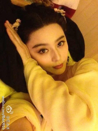 范冰冰晒唐装美艳照网友盼其出演千颂伊(图)