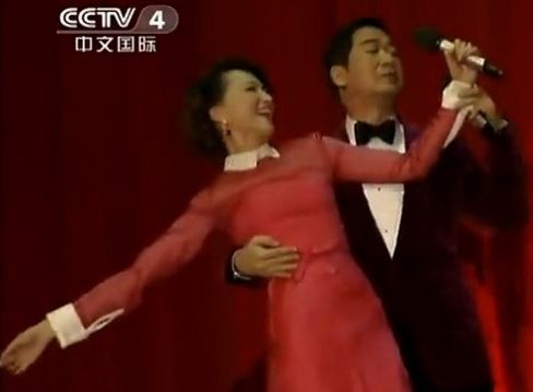 ���Ӵ�����ɾƬ���ع⣺�Ź���§�������裨ͼ��