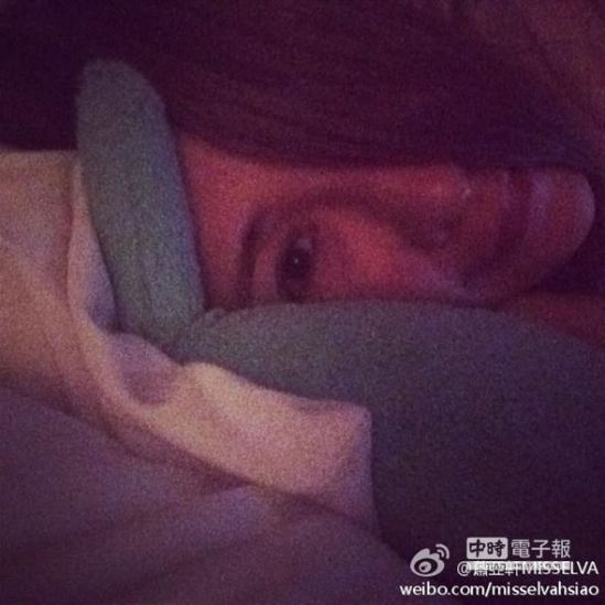 萧亚轩晒素颜床照引热议否认男友柯震东拍摄(图)