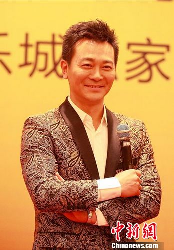 ���С�ʯ�ҵ���̩ɽ������һ���Ⱥ��Ѽ��ˣ���ͼ��