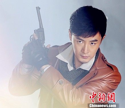 《橙色密码》片场照曝光张倬闻骑摩托车帅气(图)