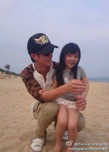 ������3��Ů����ɳ���ѣ���������ã�ͼ��