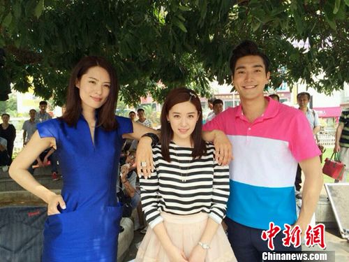 马艳丽客串《亿万继承人》黑超遮面气场强大(图)