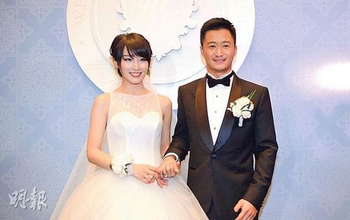 �⾩����ذ��޻��У���Ů���ͽС���и�ɻ�����ͼ��